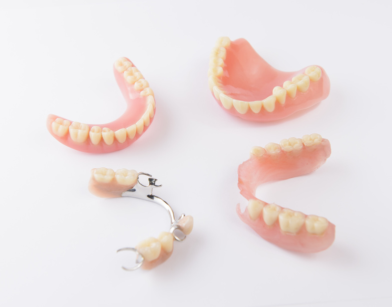clínica dental Prótesis dentales tratamientos
