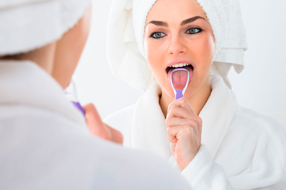 La importancia de limpiar la lengua en la higiene bucal